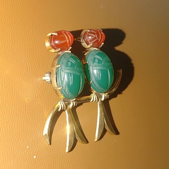 Vintage WRE 12K GF Scarab Beetle Brooch Green Orange Glass Cabochons Reversed - Picture 7 of 7